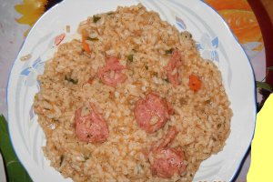 Pilaf cu carnati