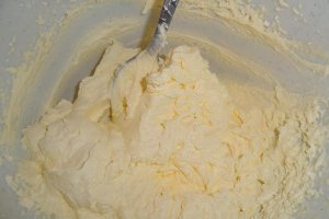 Tort special cu trei creme