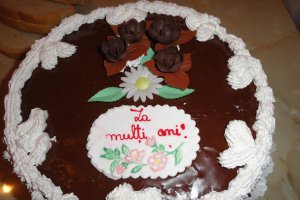 Tort special cu trei creme