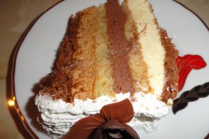 Tort special cu trei creme