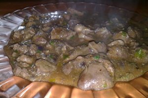 Mancarica de ficatei si inimi de pui