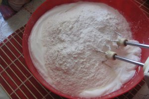 Prajitura cu fructe de padure si crema de vanilie