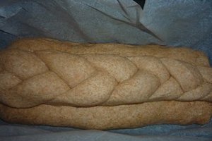 Paine de casa cu faina integrala si ulei de masline