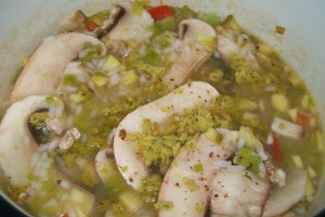 Dorada  umpluta  pe pat de legume