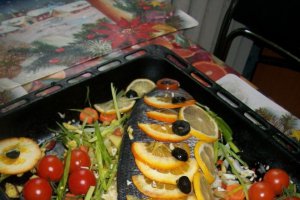 Dorada  umpluta  pe pat de legume