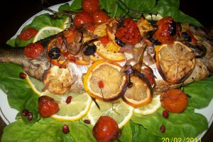 Dorada  umpluta  pe pat de legume