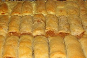 Strudele cu foi de casa