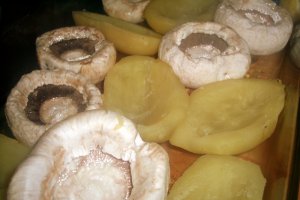 Cartofi umpluti si ciuperci umplute