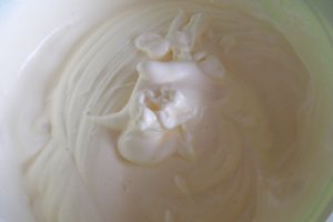 Rulada cu dulceata de visine si glazura de ciocolata