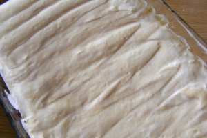 Rulada cu dulceata de visine si glazura de ciocolata