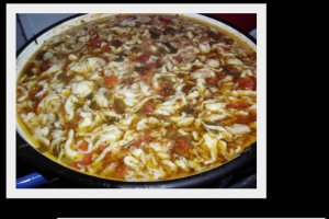 Ciorbă de pui cu tăiţei de casă- reţeta mamei de tăiţei