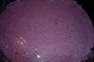 Tort de capsuni si fructe de padure cu blat de cafea