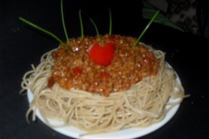 Volkorn Spaghetti cu pui si sos de ardei