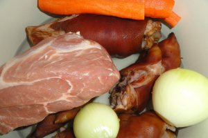 Racitura cu carne de porc
