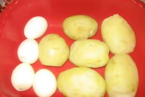 Salata de cartofi cu oua