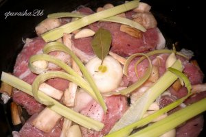 Friptura de porc la tava cu ciuperci si praz