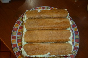 Desert cu biscuiti cremosi in ciocolata