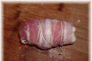Rulouri din piept de pui cu Philadelphia,sunca si bacon