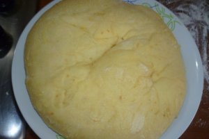 Gogosele cu dulceata de cirese amare