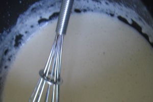 Supa-crema de usturoi cu scoici Saint-Jacques