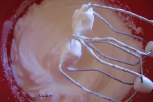 Tarta cu crema de portocale si bezea