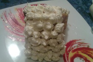 Tort de mere cu frisca