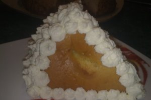 Tort de mere cu frisca