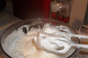 Pandispan cu crema de iaurt