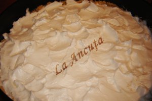 Tarta cu lamaie si bezea