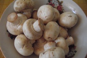 Tocanita de cartofi cu coasta de porc si ciuperci