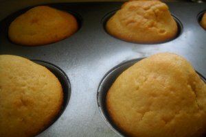 Cupcakes cu lemon curd