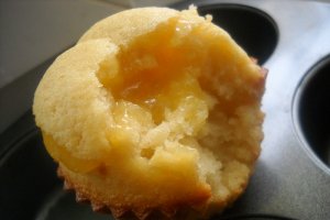Cupcakes cu lemon curd