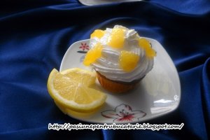 Cupcakes cu lemon curd