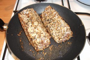 Cotlet de porc in crusta de condimente