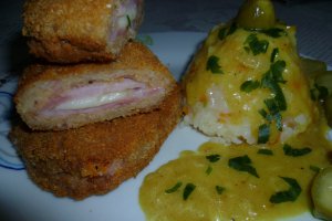 Cordon bleu  cu orez in sos de curry
