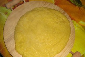 Ficatei si inimi de pui cu sunculita afumata si mamaliguta