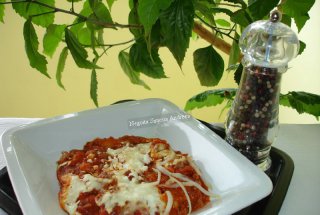Ravioli cu sos de rosii