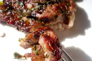 Friptura de porc cu verdeturi si ciuperci umplute