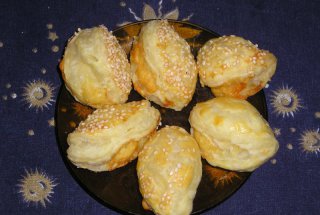 Pateuri cu branza