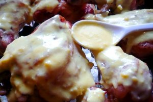 Pulpe de pui gratinate cu maioneza cu iaurt si cascaval