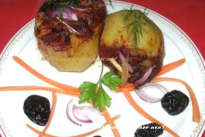 Cartofi umpluti cu legume