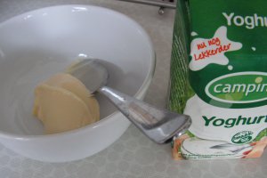 Salata racoroasa cu hering marinat si mazare