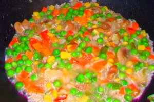Legume cu ciuperci ,orez si pui la wok(rapid)
