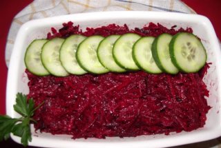 Salata de sfecla rosie