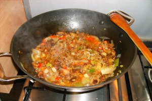 Legume si carne la Wok