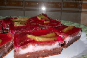 Prajitura  cu blat de post cu budinca si jeleu