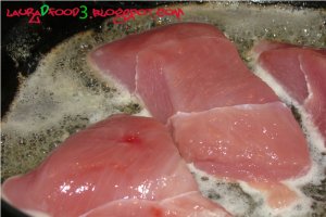 Piept de curcan cu sos verde