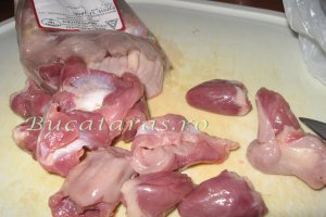 Reteta de ciulama delicioasa cu pipote si inimi de pui, preferata familiei