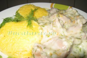 Reteta de ciulama delicioasa cu pipote si inimi de pui, preferata familiei