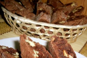 Biscotti cu nuci si ciocolata
